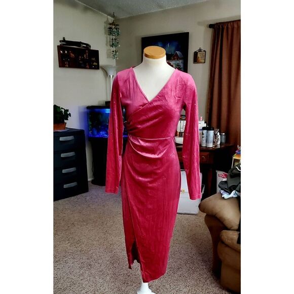 NWOT CHIC ME FUSCHIA VELOUR WOMENS DRESS - Picture 1 of 1
